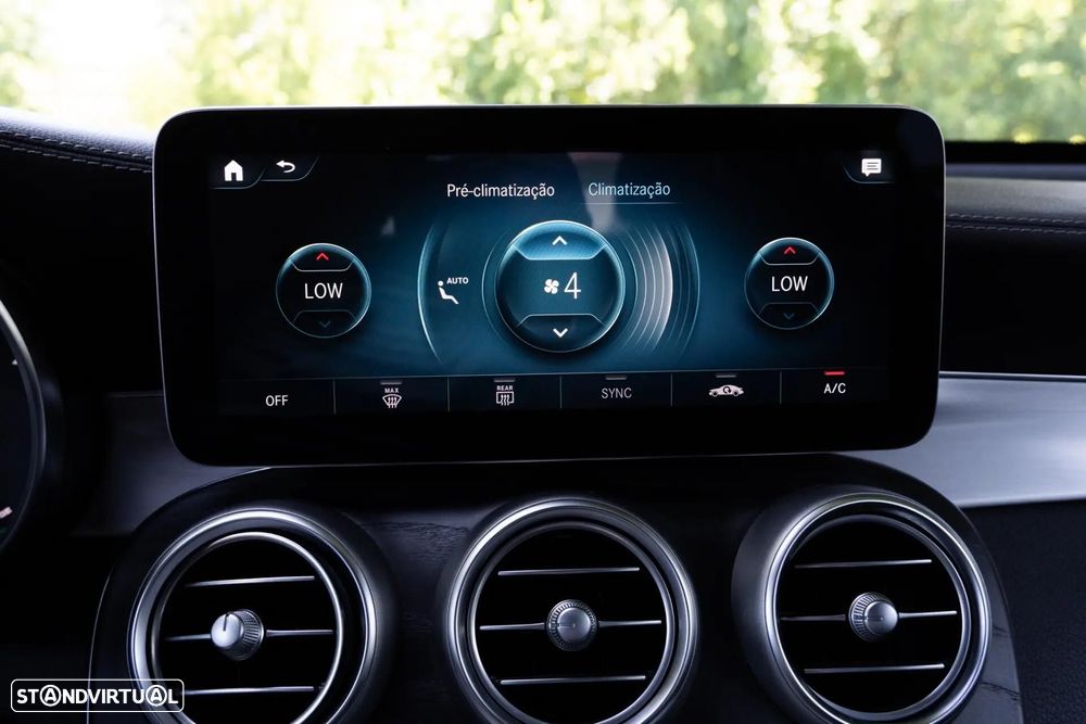 Mercedes-Benz GLC 300 e Coupe 4Matic - 21