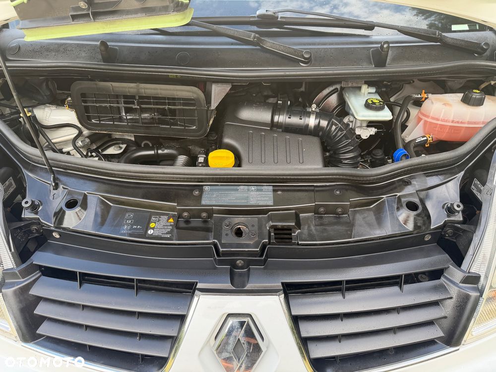 Renault TRAFIC - 24