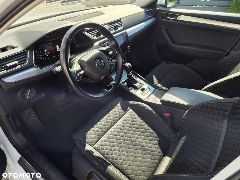 Skoda Superb 2.0 TDI SCR Ambition DSG - 9