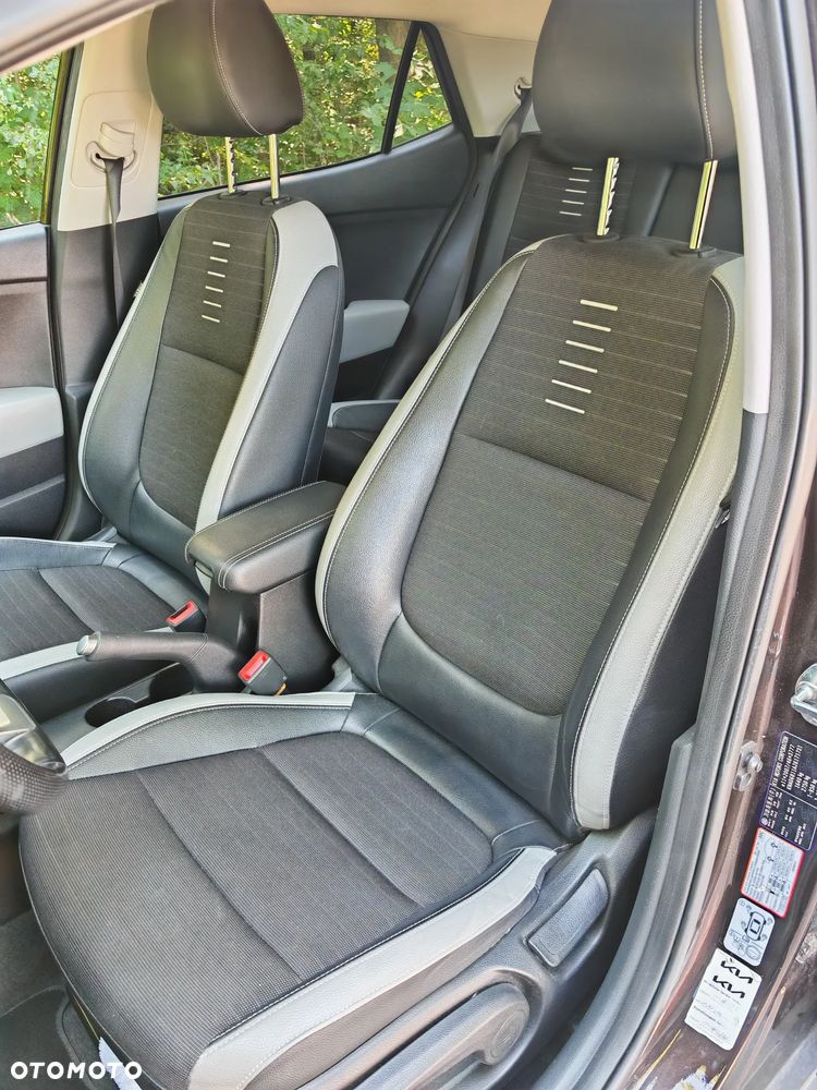 Kia Stonic - 31