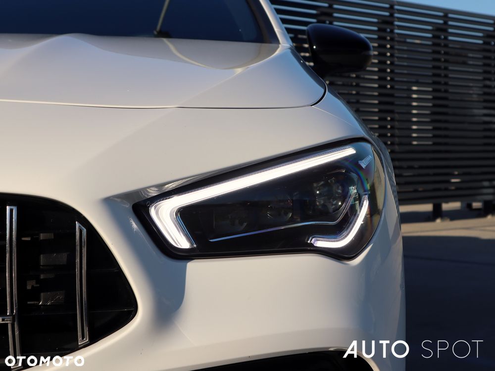 Mercedes-Benz CLA 250 4-Matic AMG Line 7G-DCT - 11