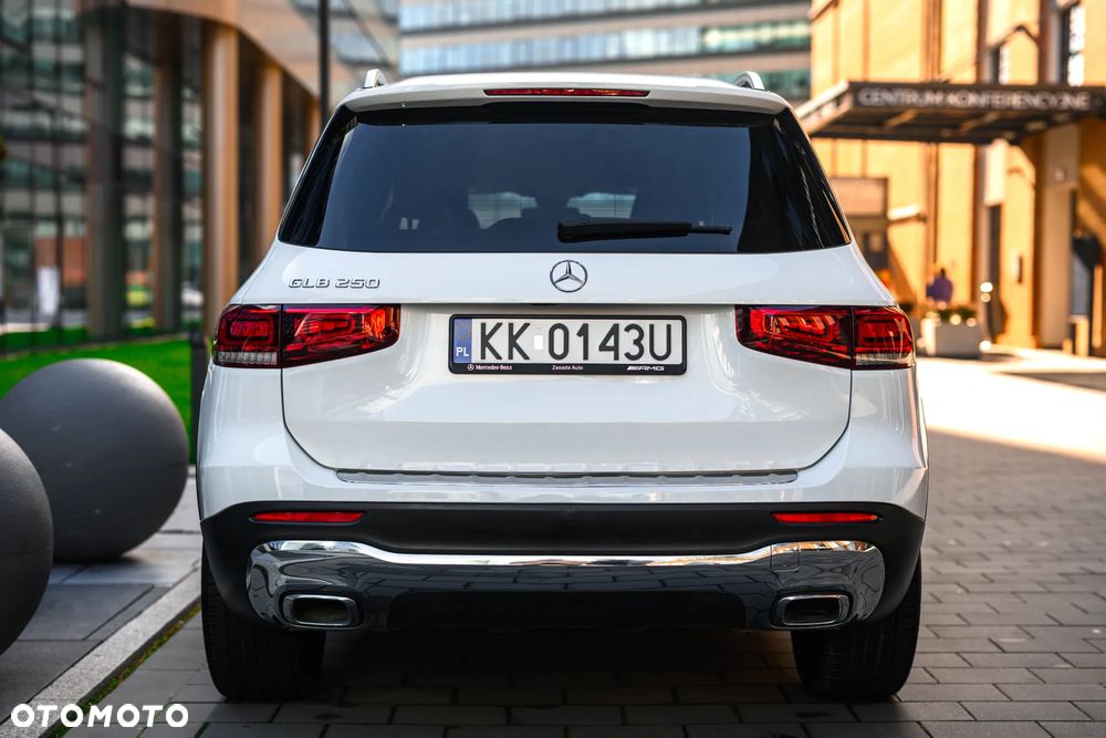 Mercedes-Benz GLB 250 Progressive 8G-DCT - 12