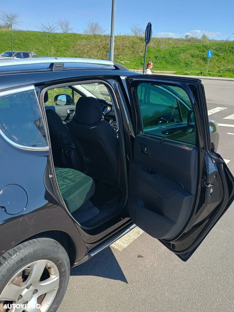 Peugeot 3008 1.6 HDI FAP BVMP6 Confort Pack - 4