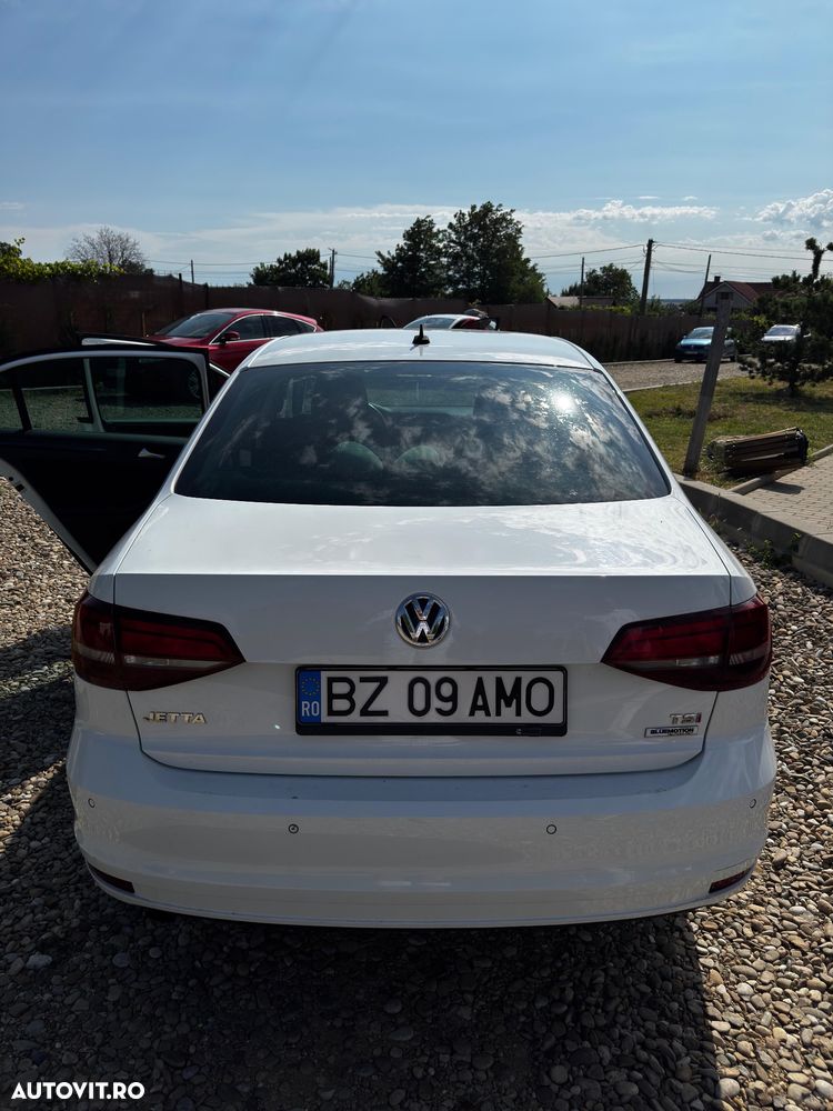 Volkswagen Jetta 1.2 TSI Comfortline - 4