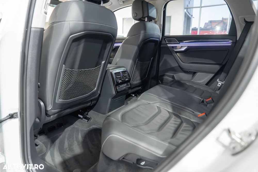 Volkswagen Touareg 3.0 V6 e-Hybrid 4Motion Aut. Elegance - 22