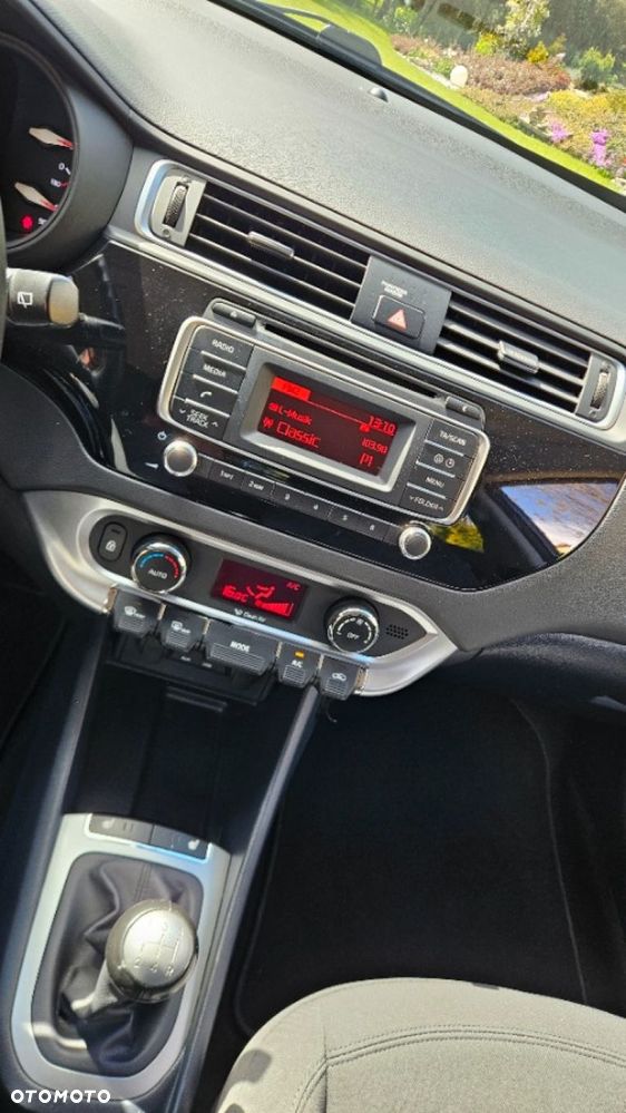 Kia Rio - 24