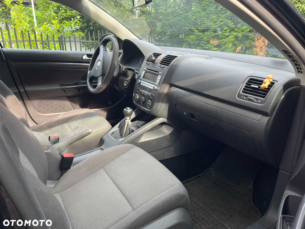 Volkswagen Jetta - 8