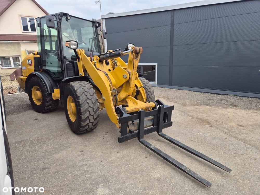 Caterpillar 908M CAT 906 JAK NOWA 1600h rok 2020 - 40