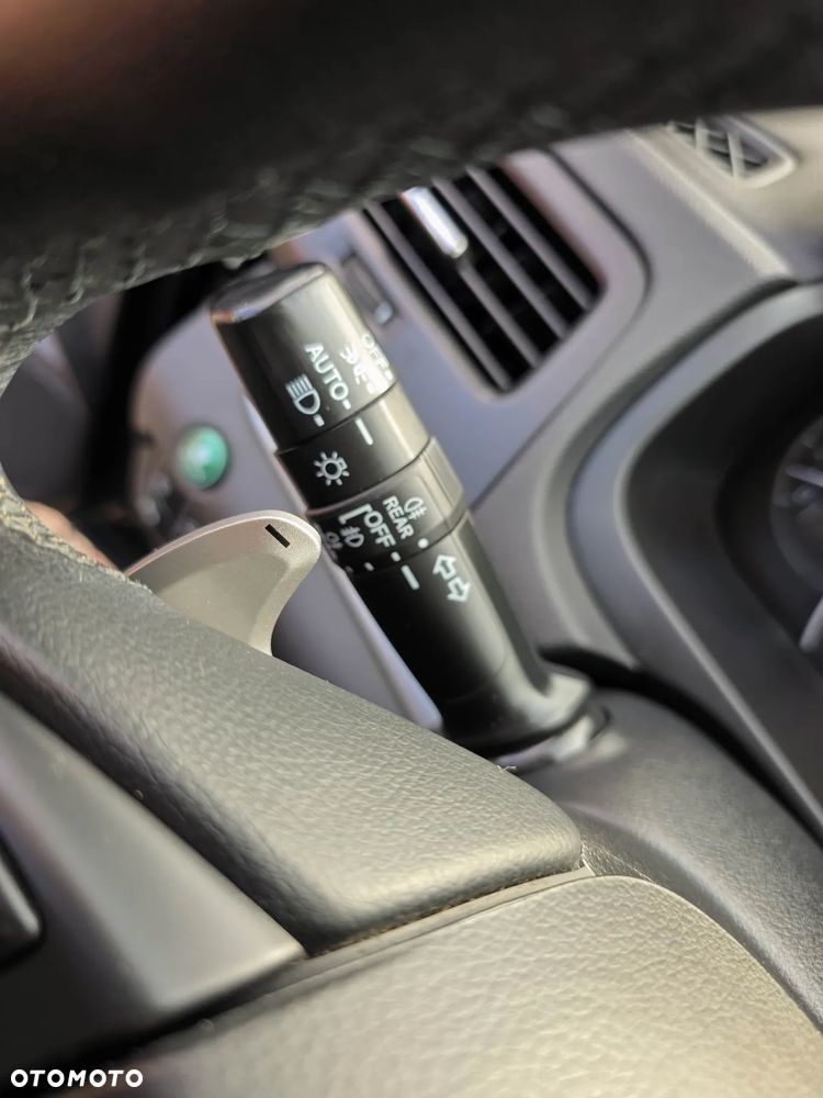 Honda CR-V 2.0i-VTEC 4WD Automatik Executive - 33
