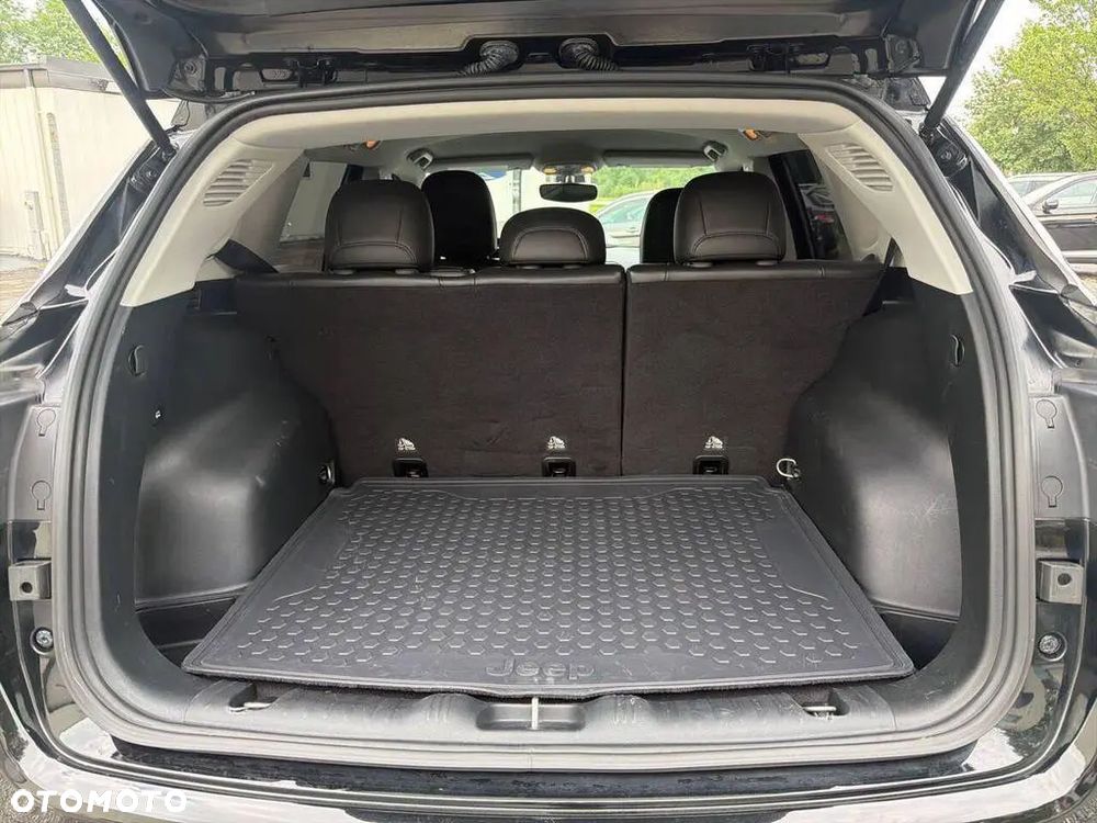 Jeep Compass - 23
