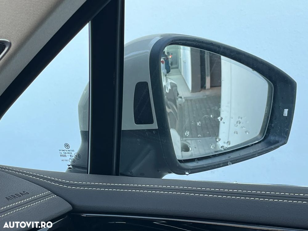Volkswagen Touareg V6 TDI 4MOTION Elegance - 31