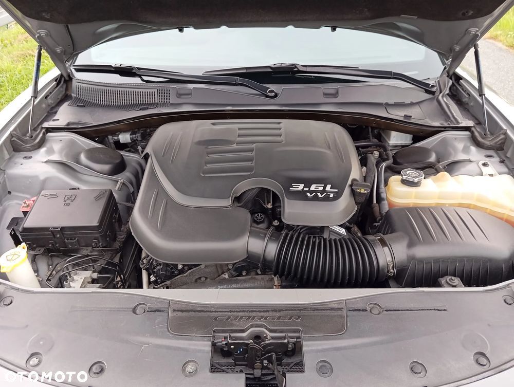 Dodge Charger 3.6 GT - 26
