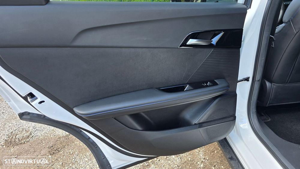 MG MG4 64 kWh Luxury - 46