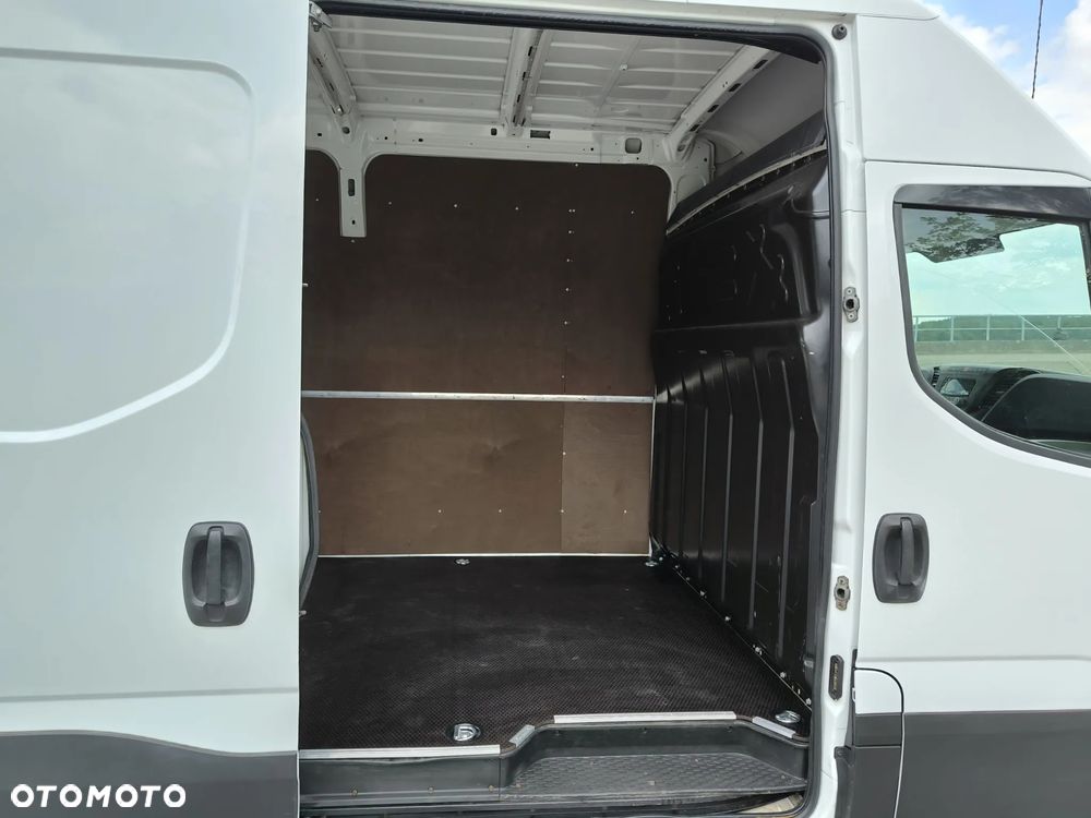 Iveco Daily - 28
