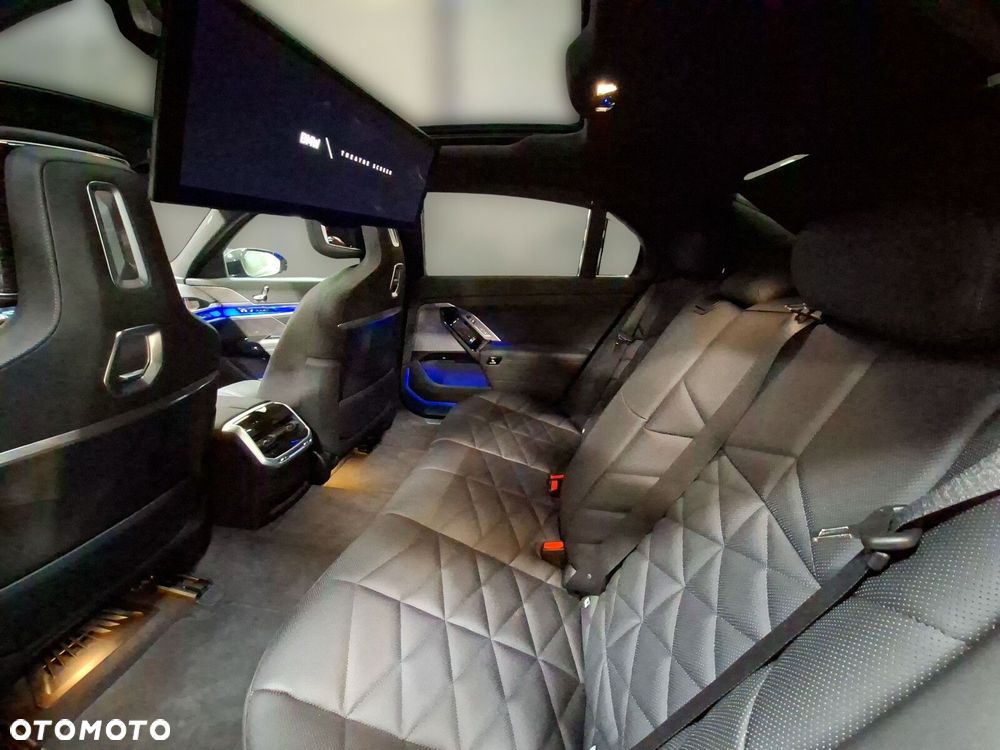 BMW Seria 7 - 17