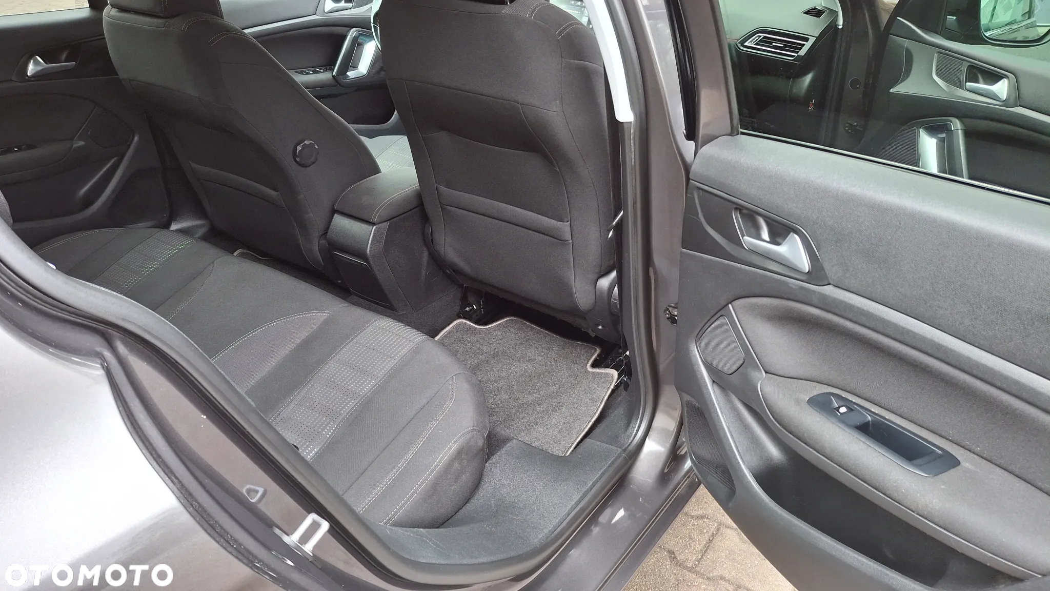 Peugeot 308 1.2 PureTech Allure S&S EAT6 - 16