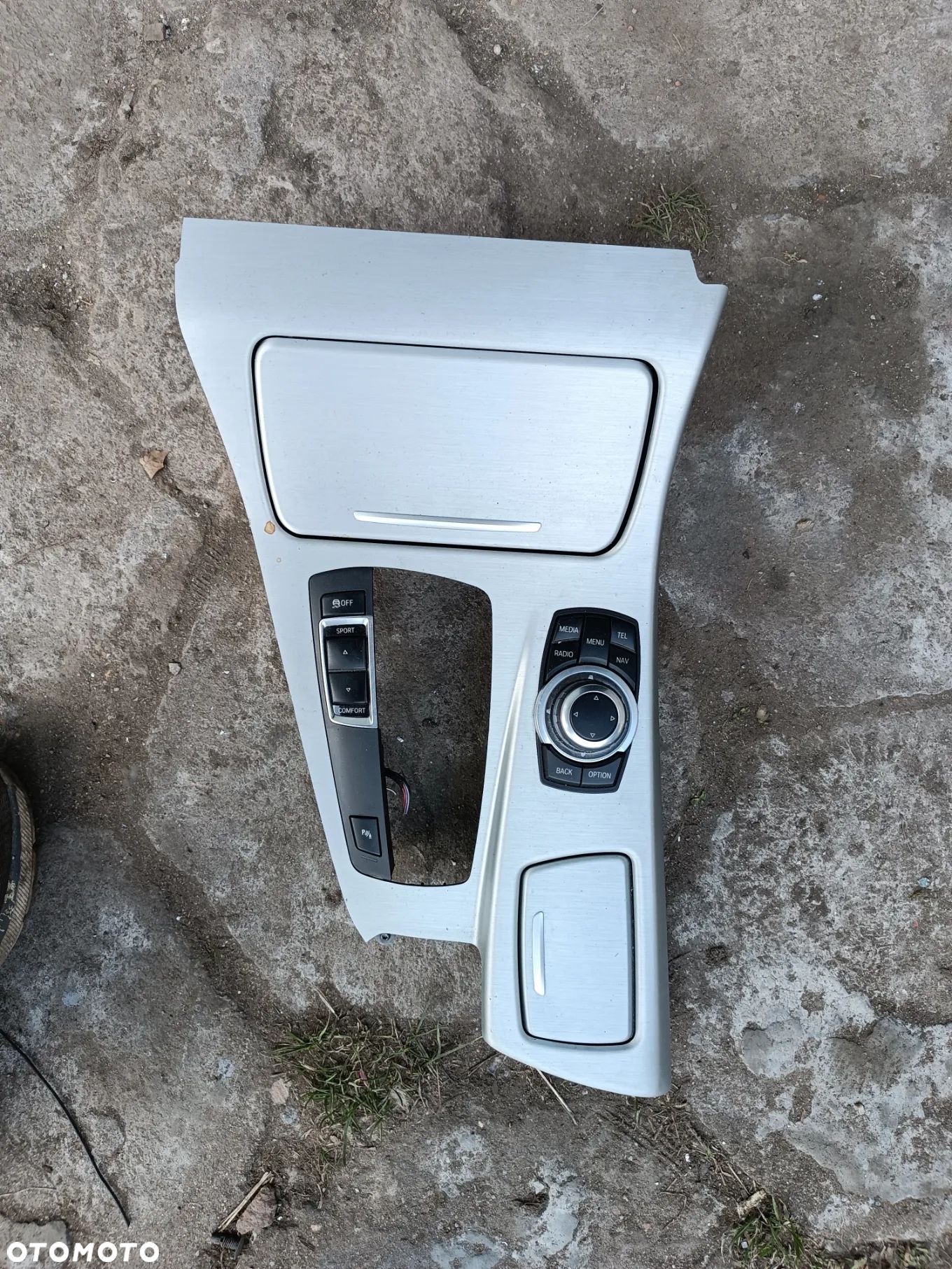 SCHOWEK UCHWYT NA KUBKI CUP HOLDER RAMKA TUNELU 9277262 BMW F10 F11 10-17 - 1