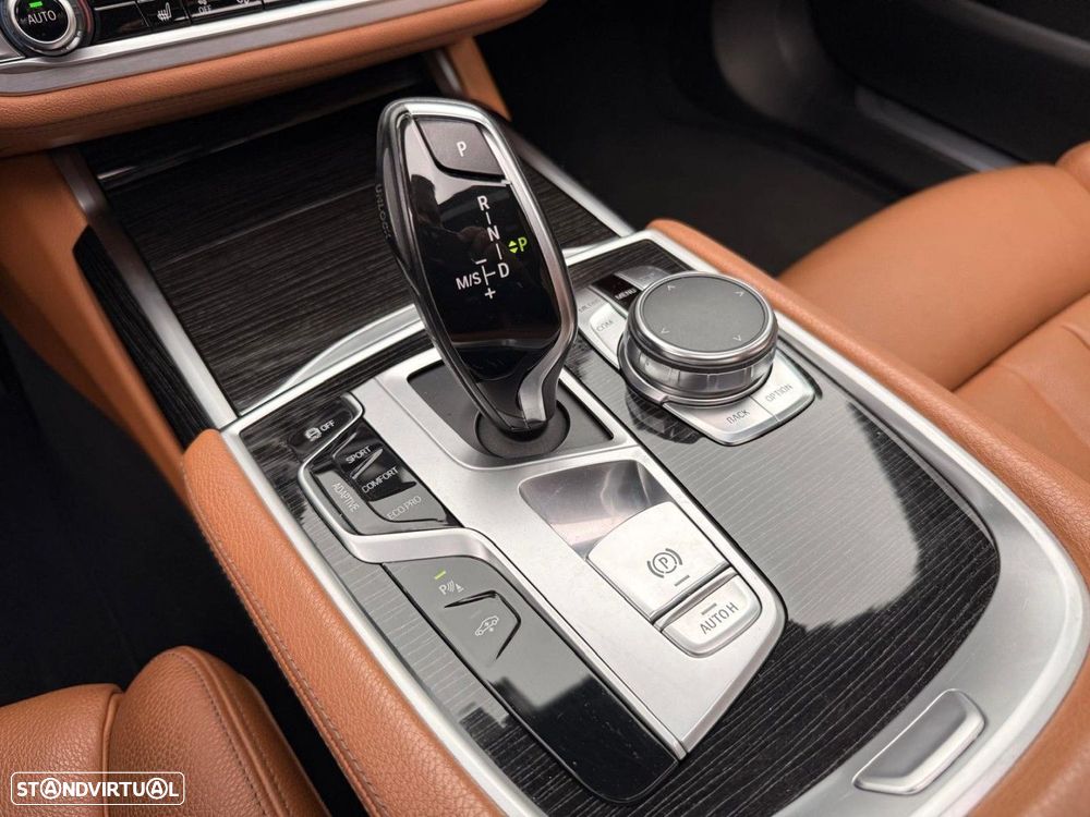BMW 730 d Pack M Auto - 38