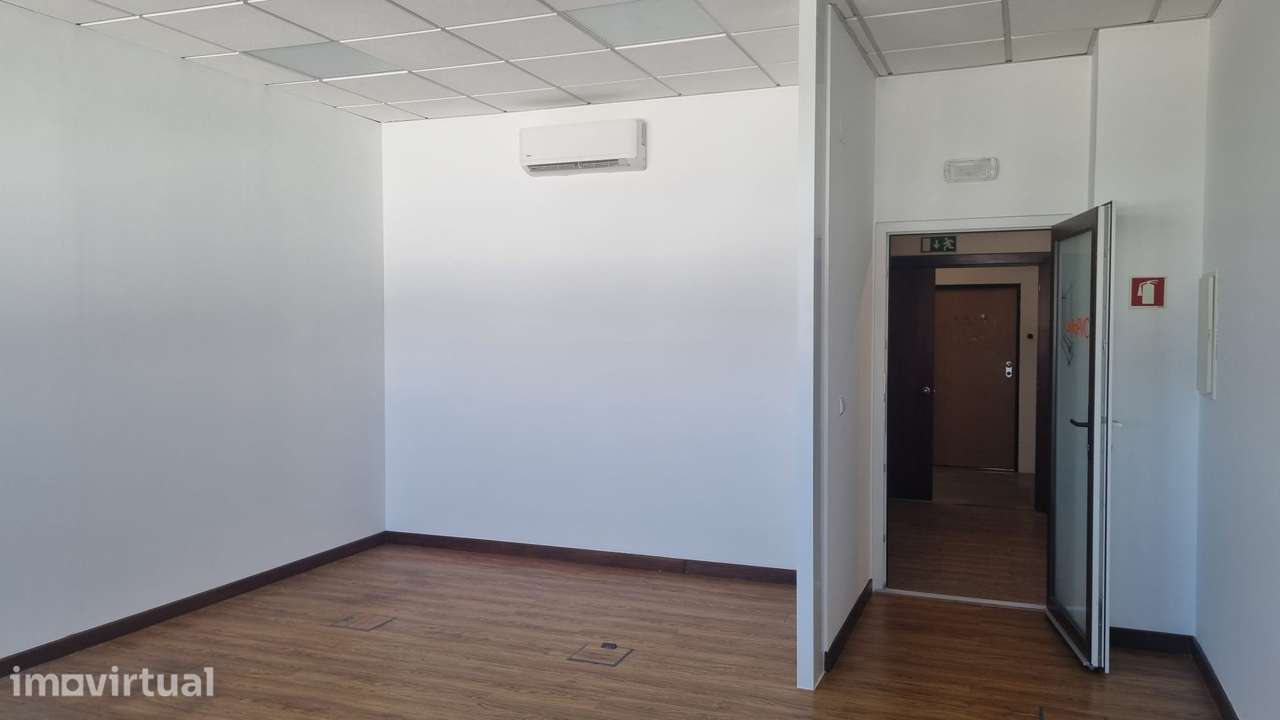 Escritório para arrendar em Barcarena, Oeiras - Grande imagem: 2/3