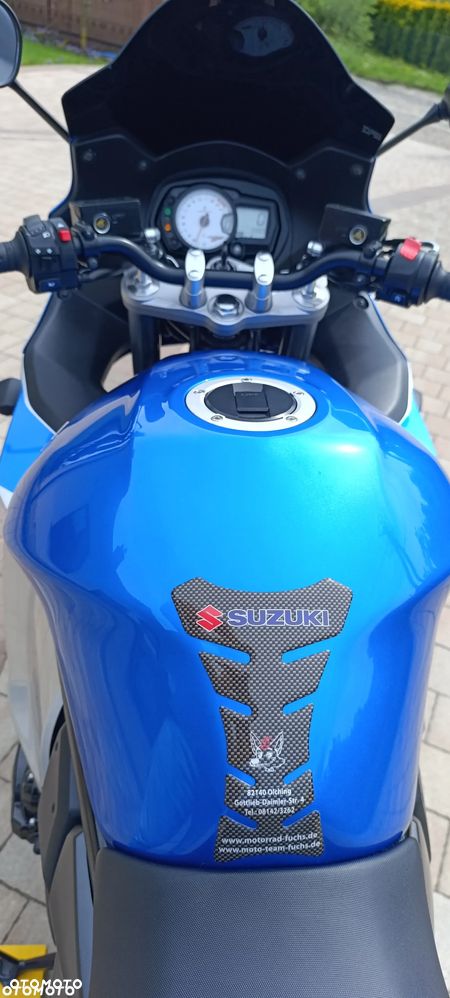 Suzuki GSX - 11
