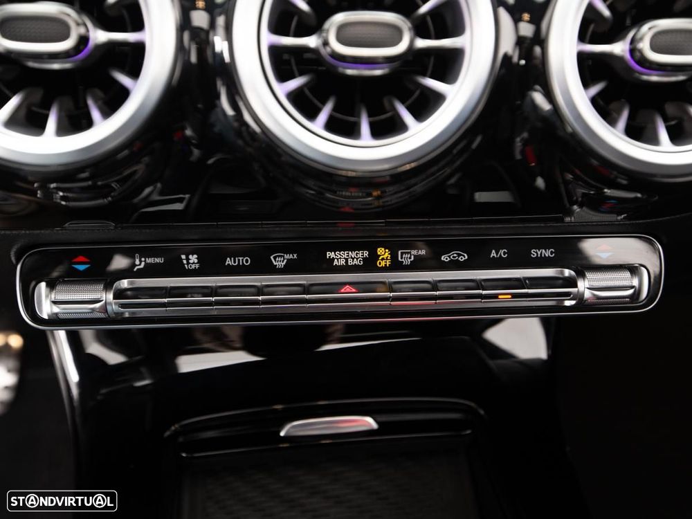 Mercedes-Benz A 200 7G-DCT AMG Line Advanced Plus - 22