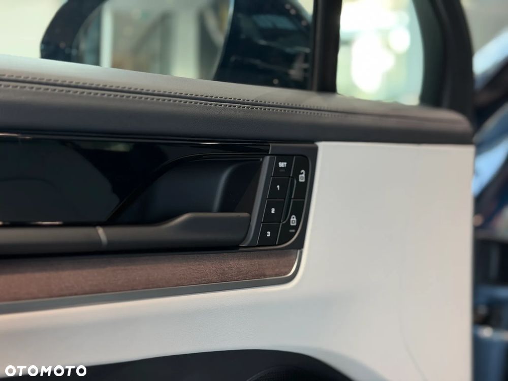 Porsche Cayenne Black Edition - 17