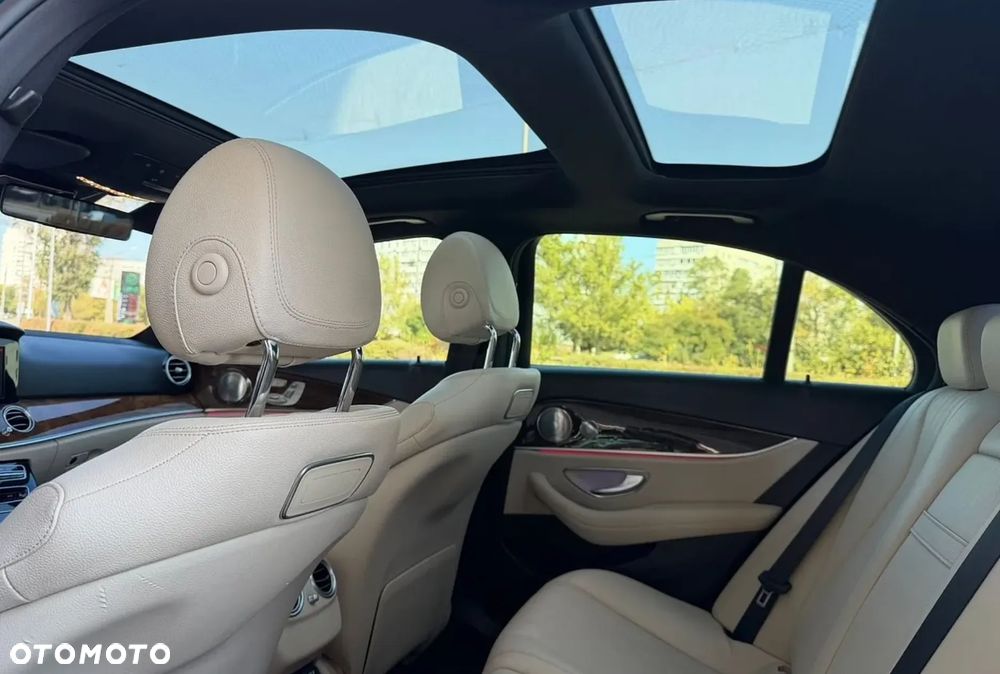 Mercedes-Benz Klasa E 300 9G-TRONIC AMG Line - 16