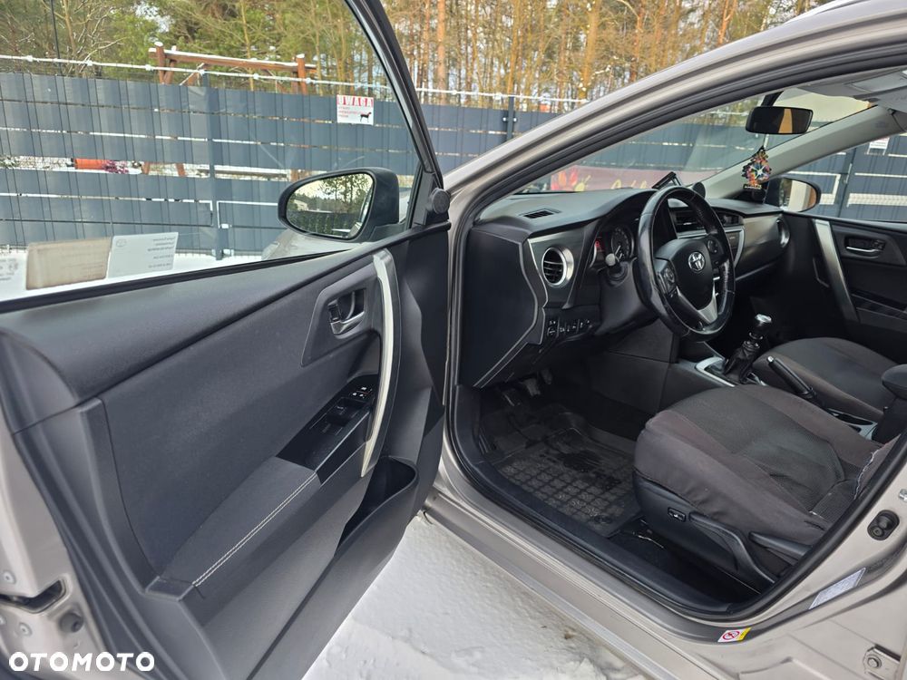 Toyota Auris 1.6 Premium Comfort - 8