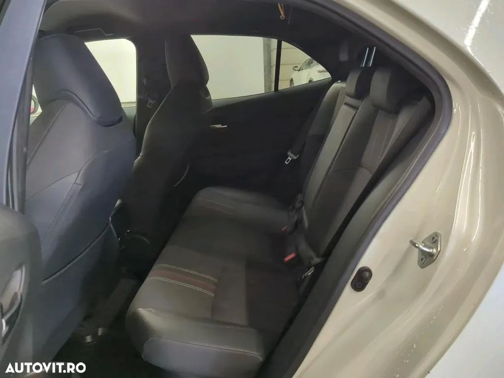 Toyota Corolla - 8