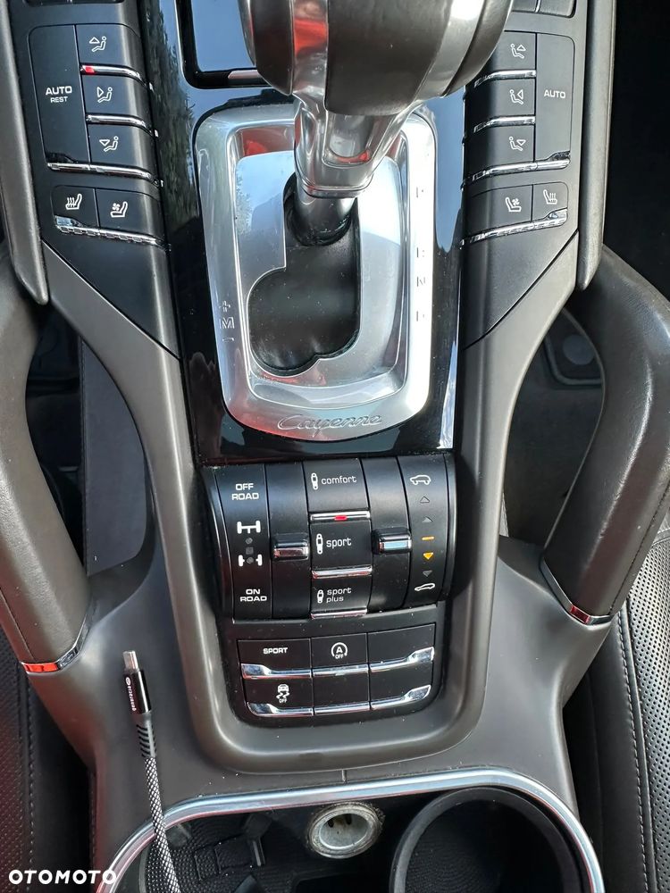 Porsche Cayenne Diesel Platinum Edition - 27