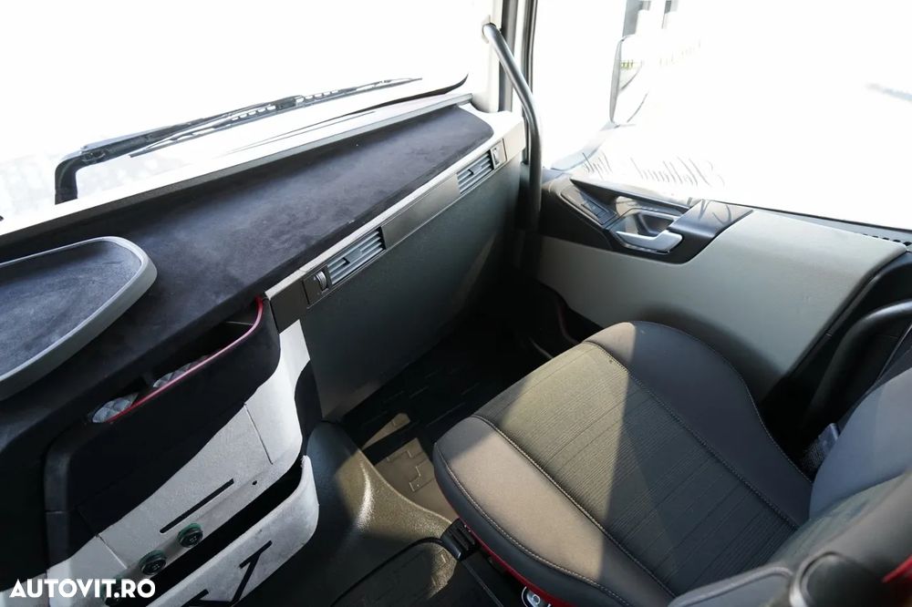 Volvo FH 500 / SOLO / 6X2 / I-PARK COOL / DHOLLANDIA LIFT / PUNTE RIDICATĂ / DIRECȚIE / PODEA REZISTENTĂ - 33