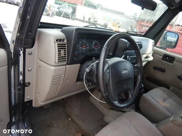 Jeep Wrangler 3.8 Sahara - 8