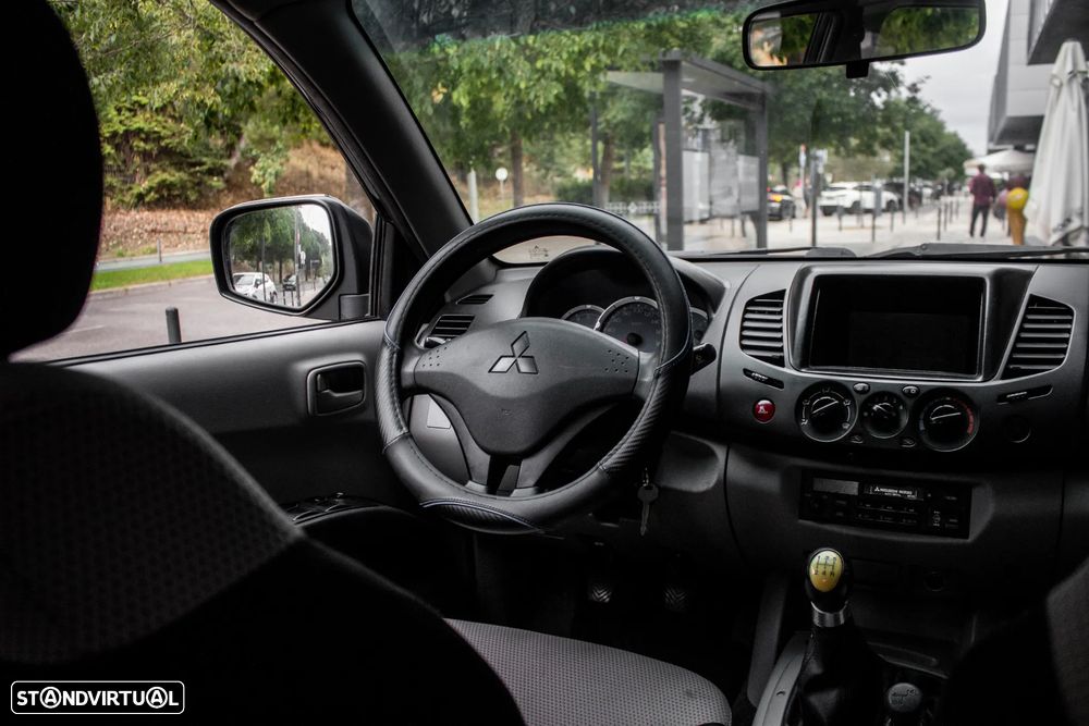 Mitsubishi L200 2.5 DI-D CD Intense 4WD - 28