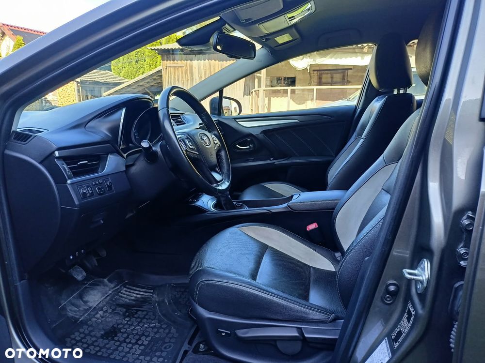 Toyota Avensis 2.0 D-4D Premium - 6