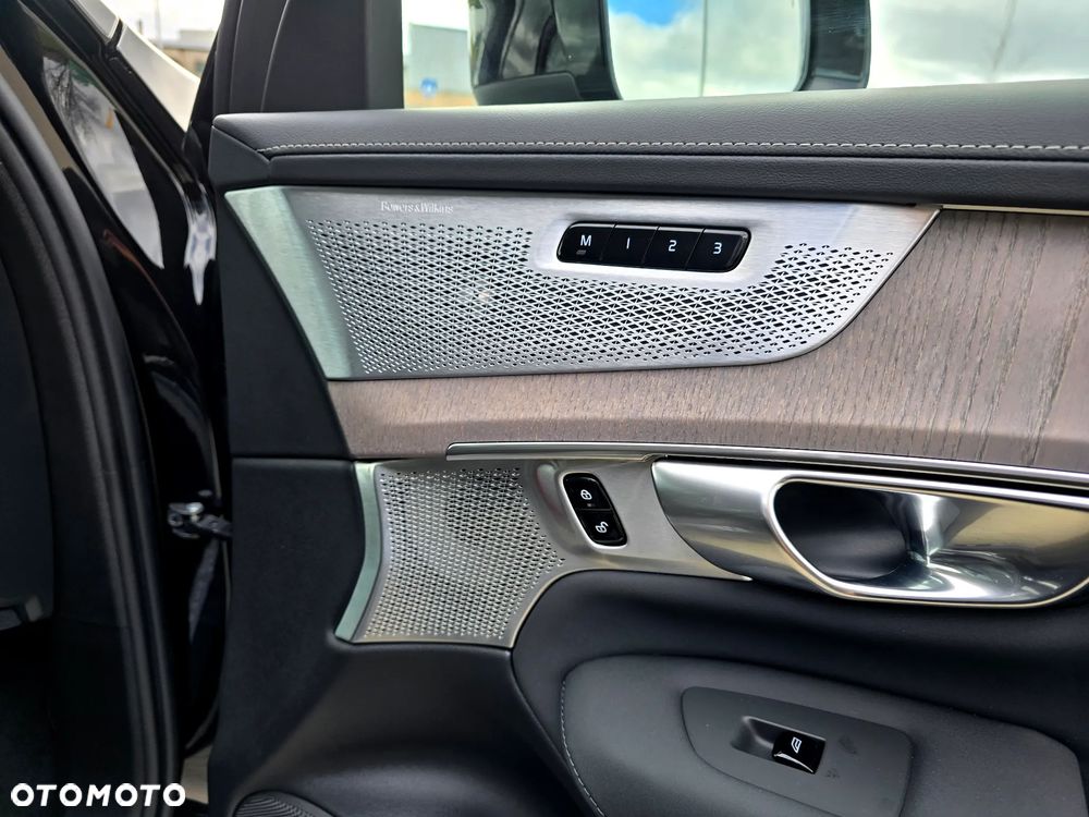 Volvo XC 90 T8 AWD Ultra Black Edition - 26