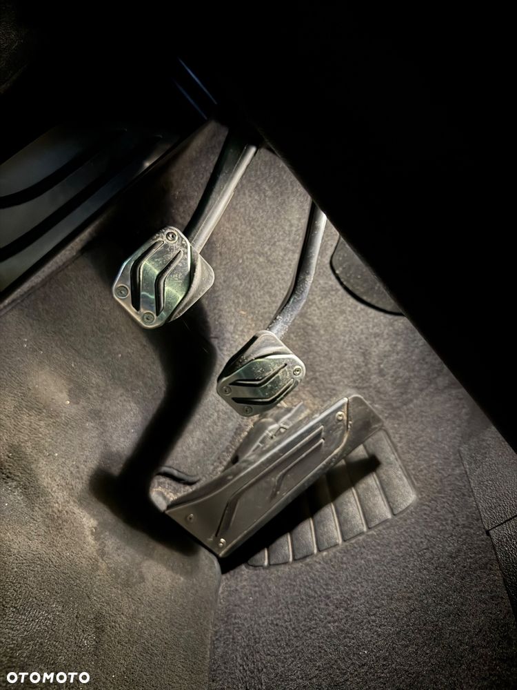 BMW Seria 2 218d - 35