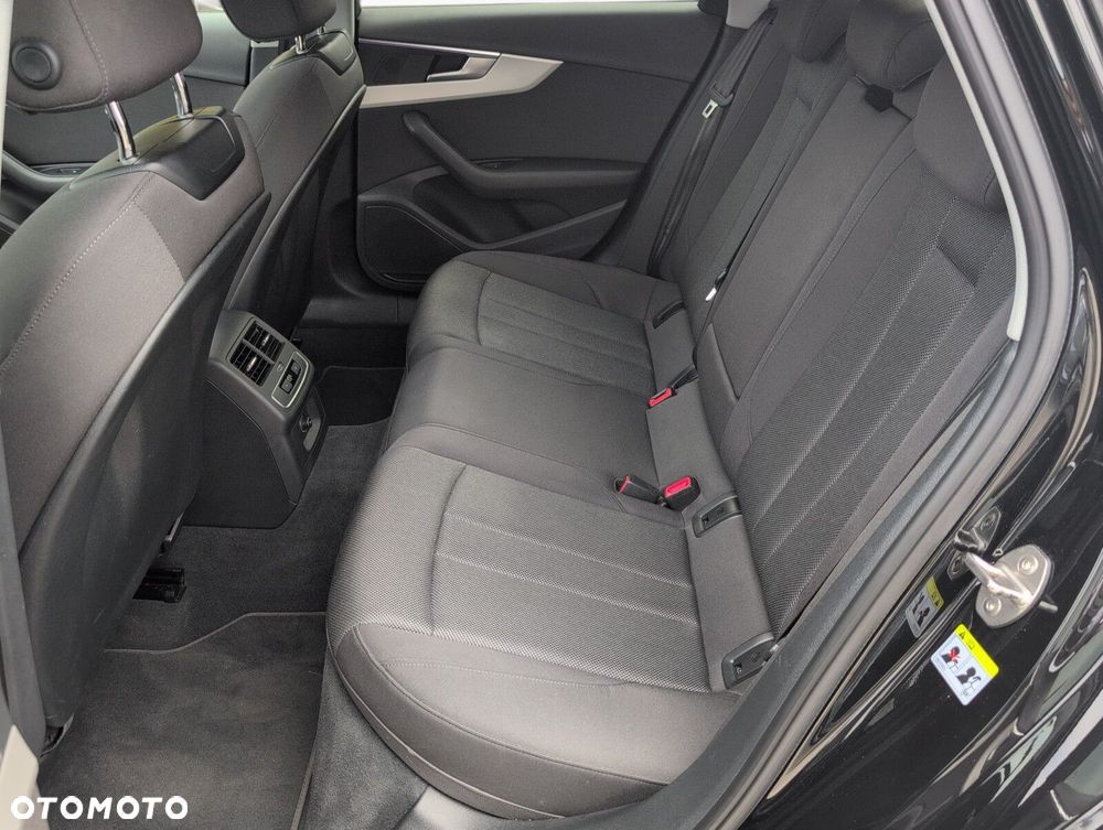 Audi A4 Limousine 35 TFSI mHEV Advanced S tronic - 10