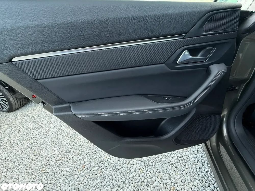 Volkswagen Passat Alltrack 2.0 TDI SCR DSG 4Motion - 28