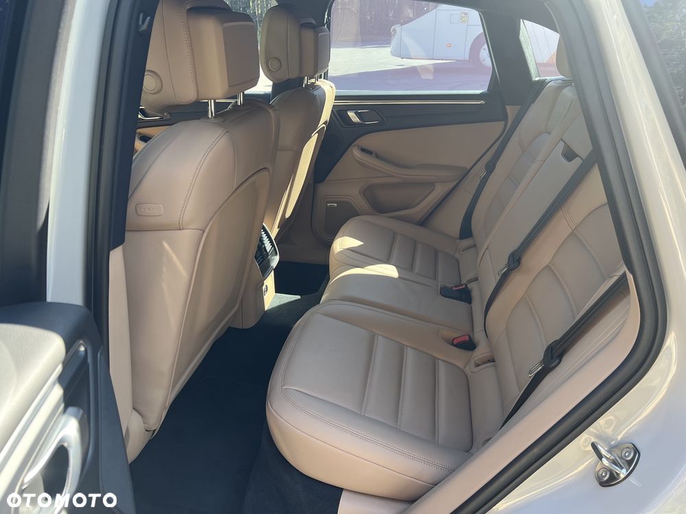 Porsche Macan Standard - 17