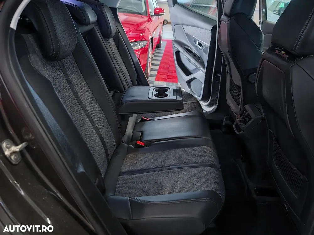 Peugeot 3008 1.2 PureTech S&S EAT8 Allure - 15