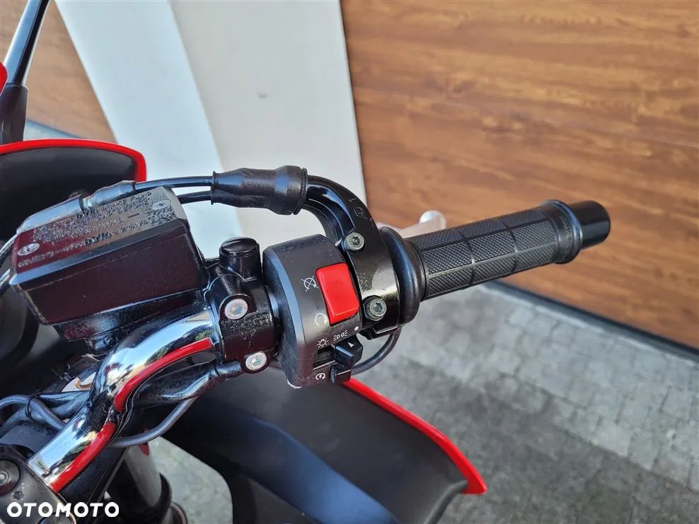 Yamaha FZS - 11
