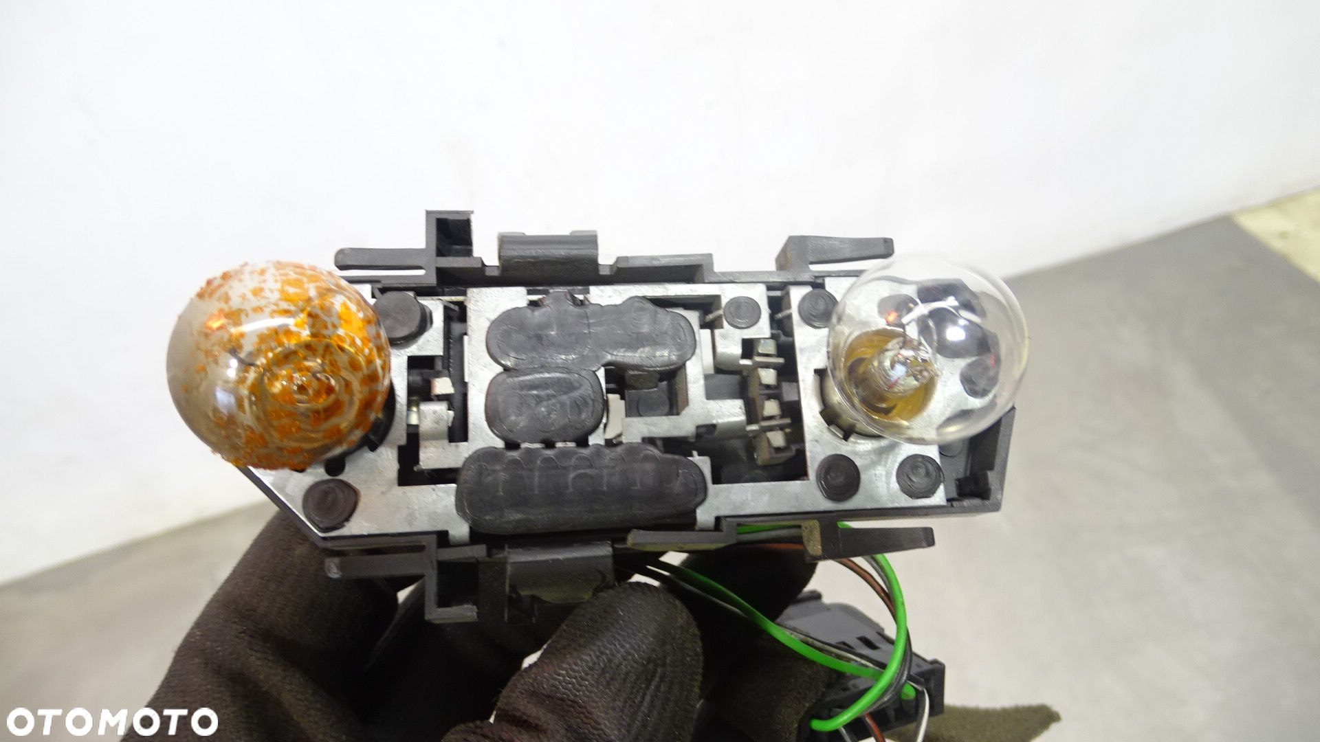 LAMPA LEWA TYLNA SEAT TOLEDO II 1.6 1M5945095B - 5