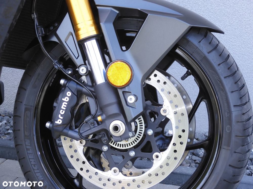 Suzuki GSX 1000 - 19