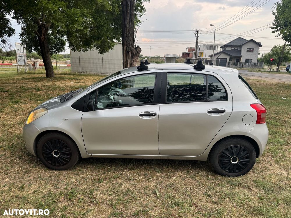 Toyota Yaris 1.0 Base - 2