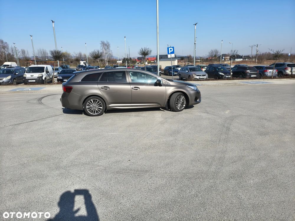 Toyota Avensis - 2
