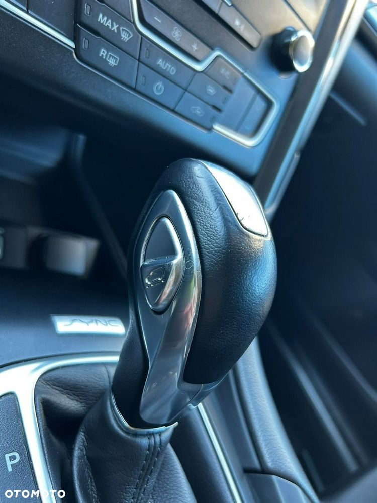 Ford Mondeo - 22