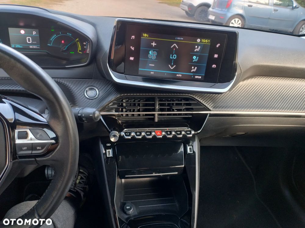 Peugeot 208 Elektromotor 136 Allure Pack - 17