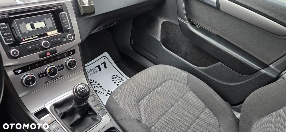 Volkswagen Passat 2.0 TDI Comfortline - 18