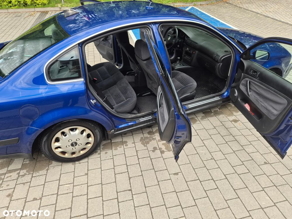 Volkswagen Passat 2.0 Comfortline - 4