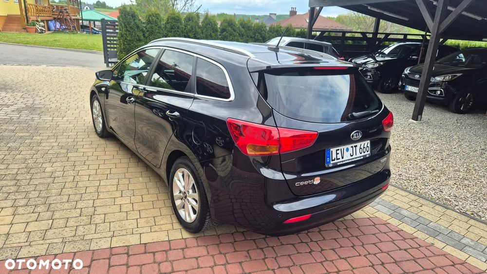 Kia Ceed 1.0 T-GDI ISG Dream-Team Edition - 12